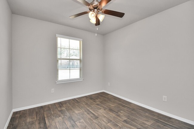 Photo - 9826 Laurel Lake Dr