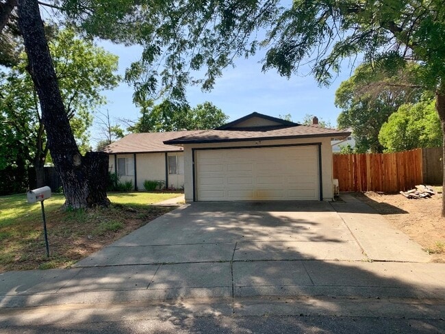 Photo - 805 Avon Ct