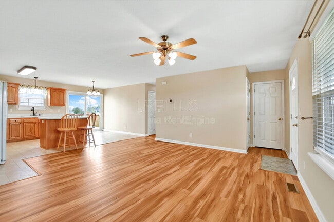 Photo - 414 Watkins Glen Way