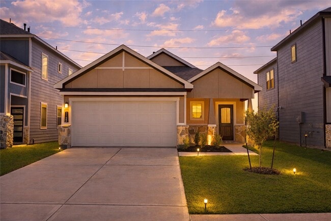 Building Photo - 1122 Elsinore Dr