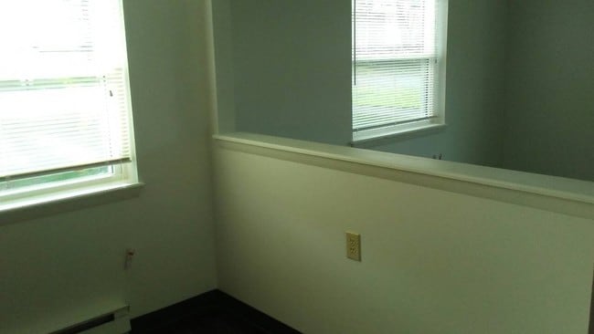 Photo - Louis Apartments