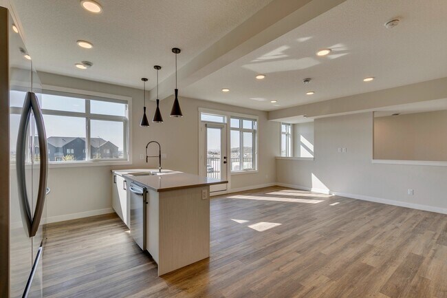 Photo - The Towns at Rangeview