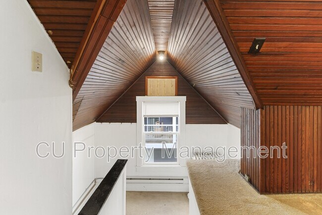 Photo - 407 W Green St Unidad Apt 3