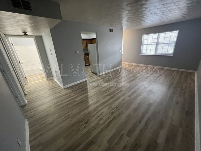 Photo - 1320 Millerwood Dr Unit 3