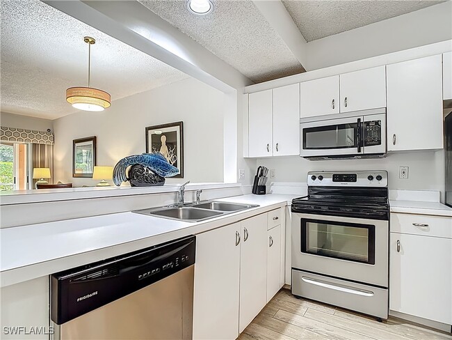 Building Photo - 1044 Woodshire Ln Unit B102 Rental