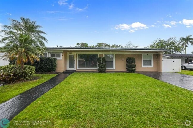 Building Photo - 9200 SW 51st Pl Rental