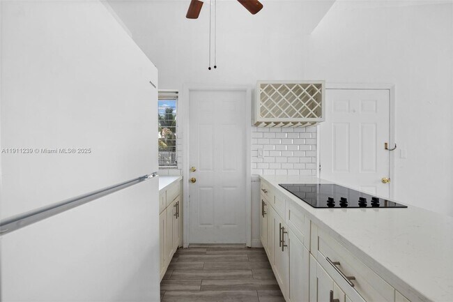 Photo - 8135 Crespi Blvd Unit 1