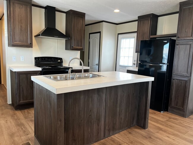 Photo - 709 N Collins Fwy