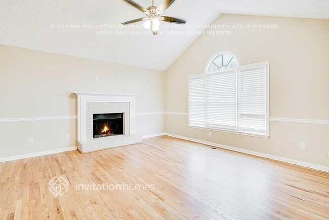 Photo - 425 Austin Dr