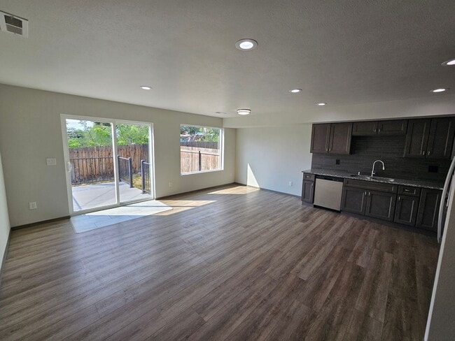 Photo - N. N Haven St Unit 3311 N Haven St