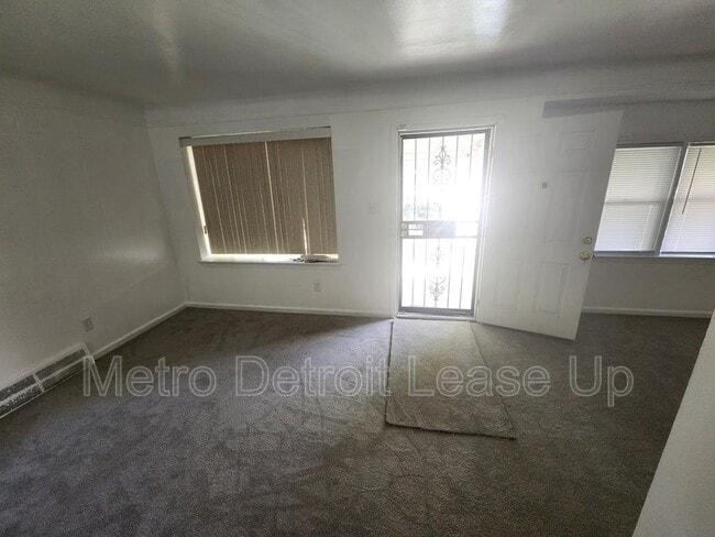 Photo - 19455 Avon Ave