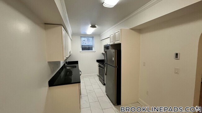 Building Photo - 37 Auburn St Unit 38-A Rental