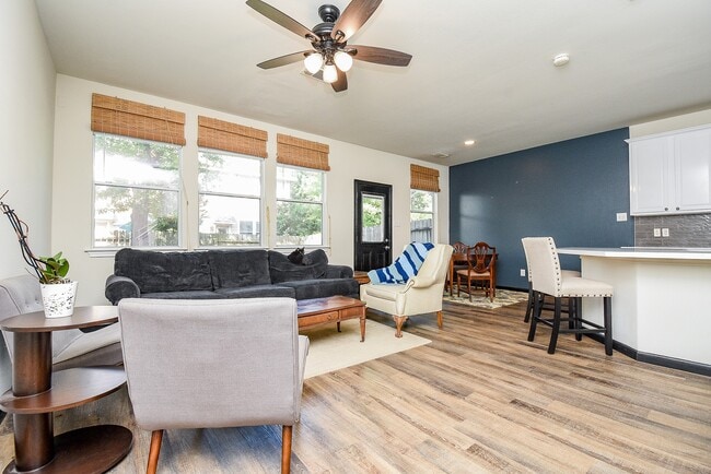 Photo - 87 Blue Creek Pl