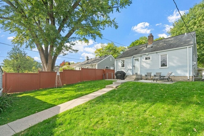 Photo - 3141 Idaho Ave S