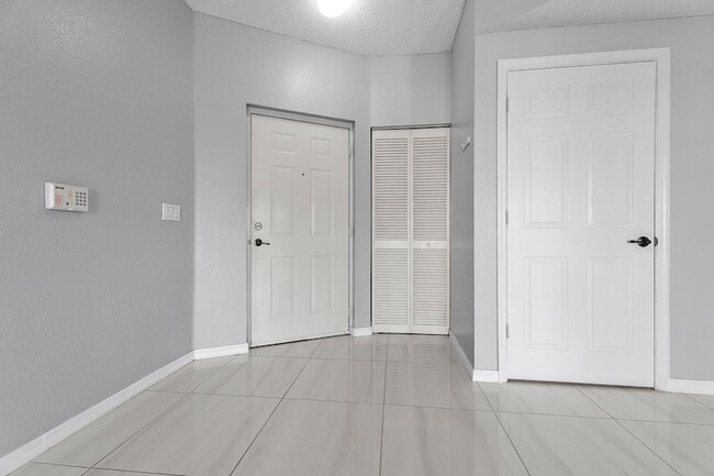 Photo - 3019 Alcazar Pl Unit 205