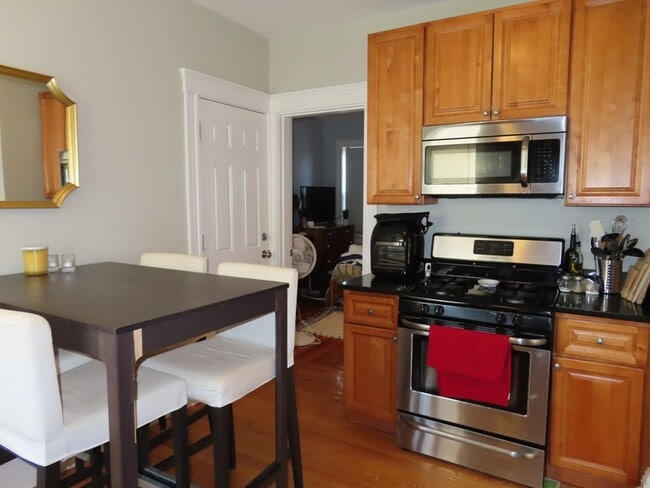 Building Photo - 247 Boston St