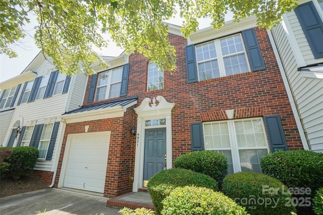 Building Photo - 6021 Queens Walk Ct Rental