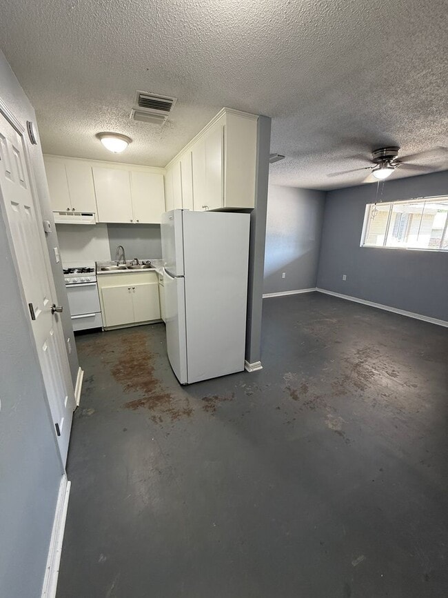 Photo - 210 E Parkway Dr Unit B