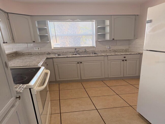 Photo - 1327 43rd St S