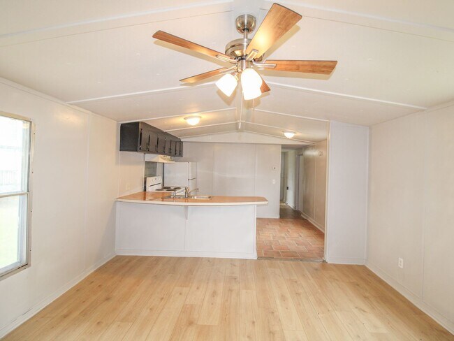 Photo - Close to downtown Pulaski!