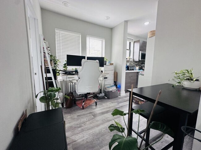 Photo - 0 bedroom in Chicago IL 60657 Unidad R2