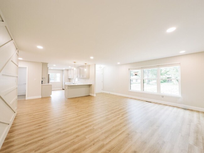 Photo - 208 E 16th St Unit 208 E 16th