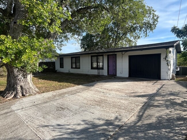 Photo - Four Bedroom Two Bath in Calallen School D...