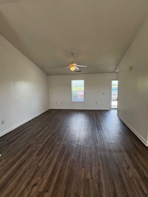 Photo - 4676 Weyerhaeuser Rd