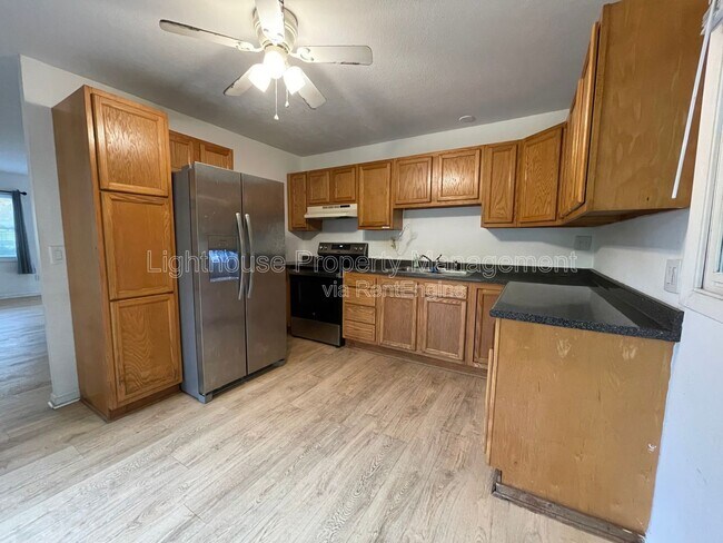 Photo - 4211 Beechmount Ave