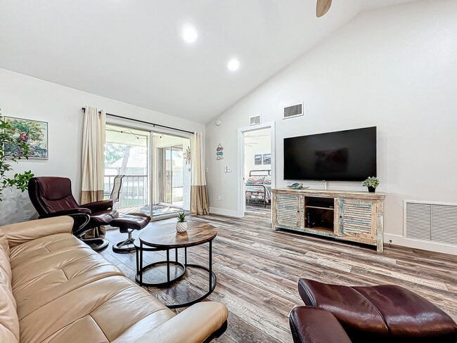 Photo - 1407 Pine Lake Dr