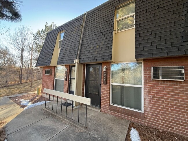 Photo - Spacious 2 Bed / 1.5 Bath in Centennial with In-Unit W/D