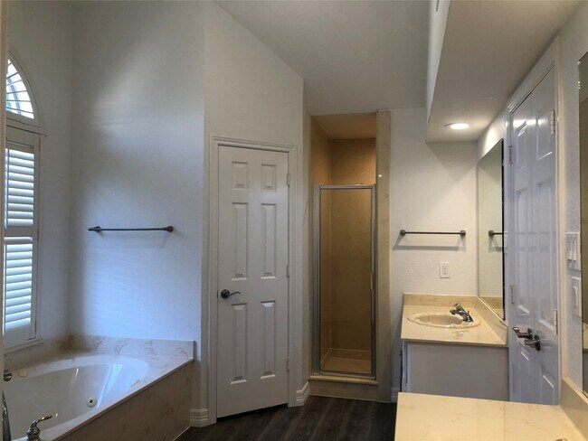 Photo - 135 Lakeside Dr