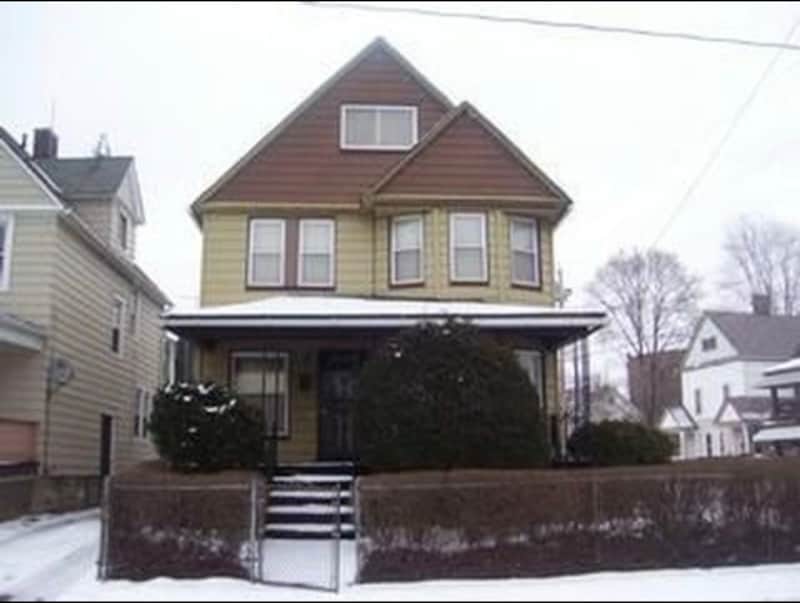 Photo - 1349 Russell Rd