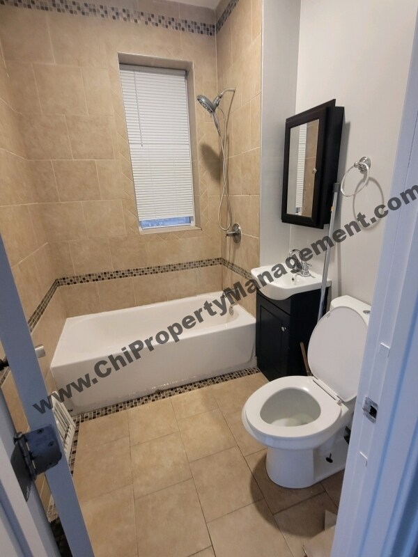 Photo - 6838 S Maplewood Ave Unit 1