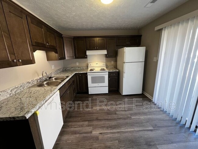 Photo - 1437 Ireland Dr