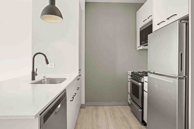 Photo - 1717 W Webster Ave