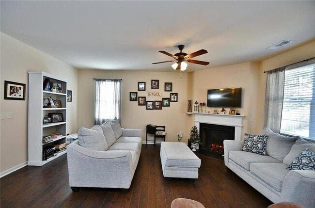 Photo - 3110 Boxwood Crossing