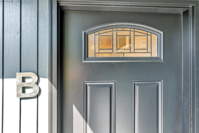 Photo - 3720 W Grandview Ave Unidad B