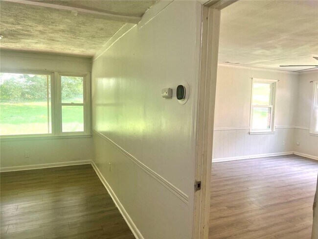 3324 Miller Rd