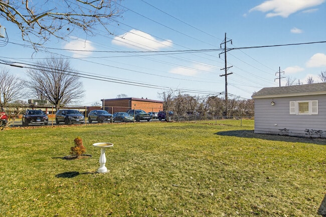 Photo - 7525 Mildred Rd