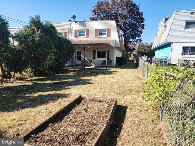 Photo - 743 N Halstead St