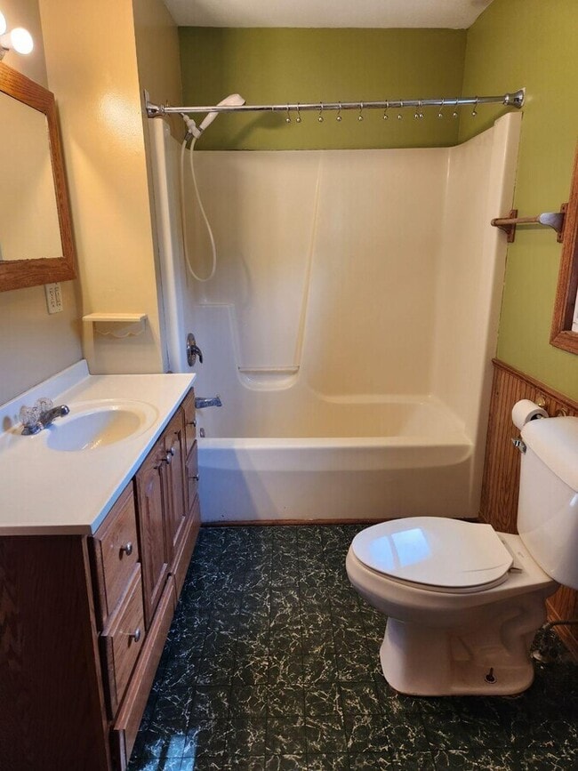 Photo - 811 W Peck St