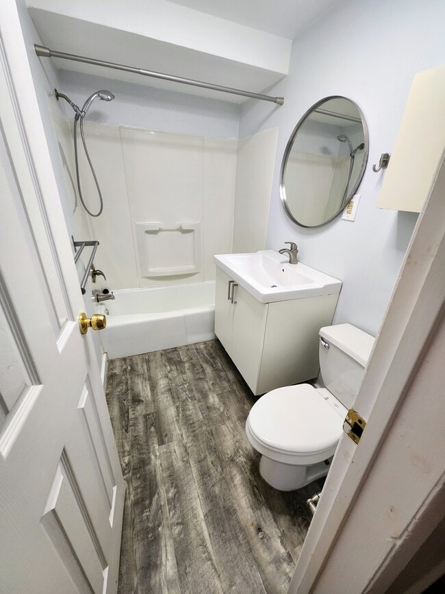5233 Butler St Unit 2nd Floor