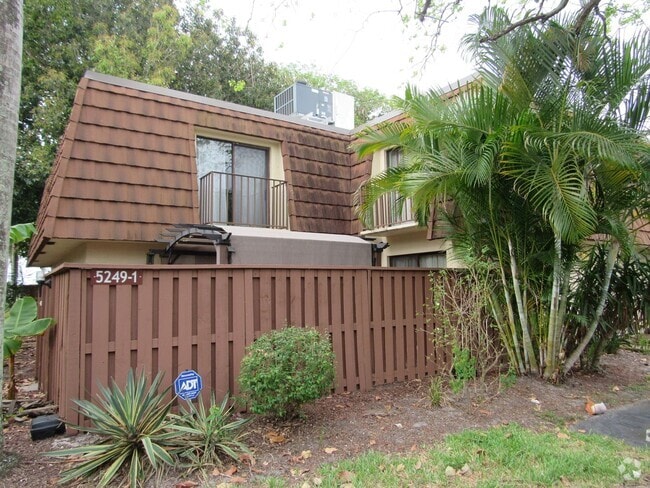 Building Photo - Cedarbend 5249-1 Unit 5249 Cedarbend Drive, 1 Rental