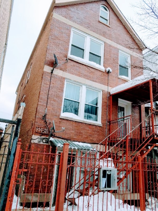Building Photo - 4431 S Marshfield Ave Rental