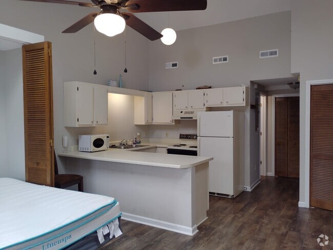 Building Photo - 510 Fairwood Lakes Dr Unit 19E Rental