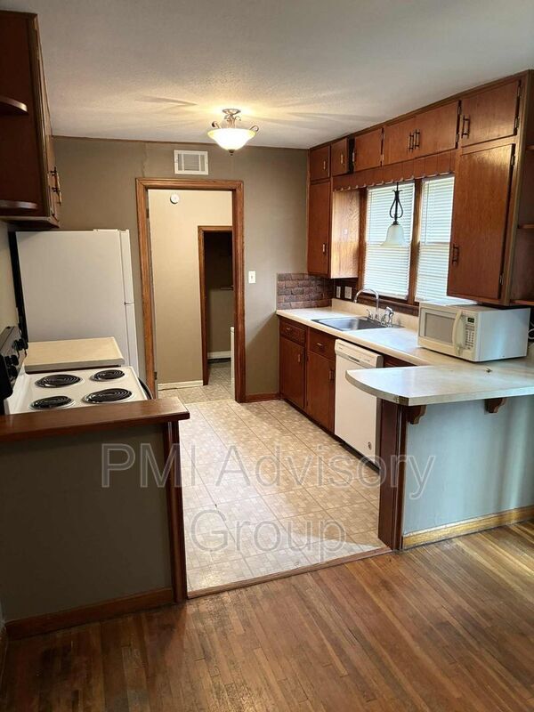 Photo - 1808 S Faulders Ln