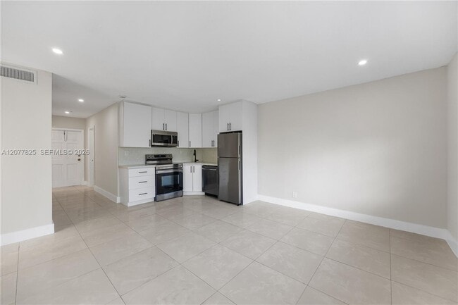 Photo - 5420 Hollywood Blvd Unit 209