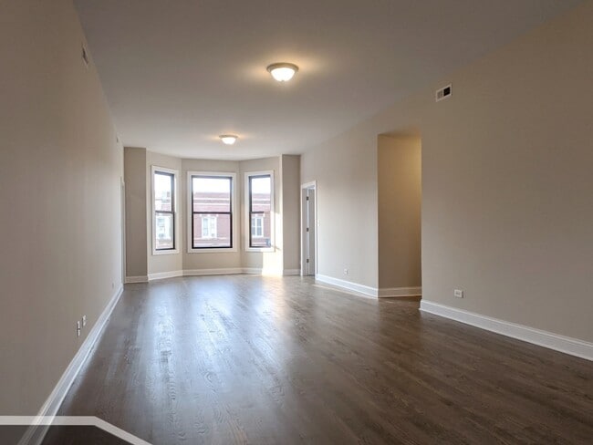 Photo - 3405 W Fullerton Ave Unit 2