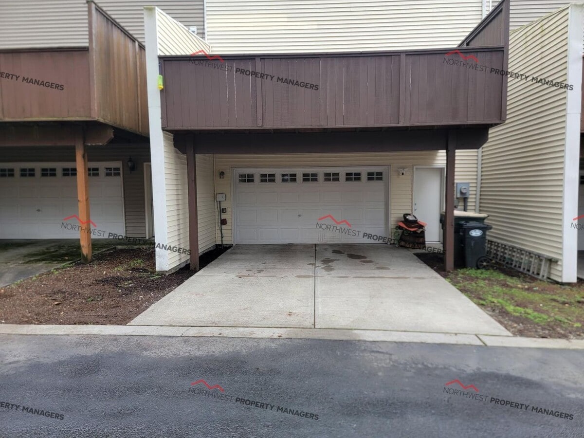 Photo - STATUS: AVAILABLE | R256 | $2765